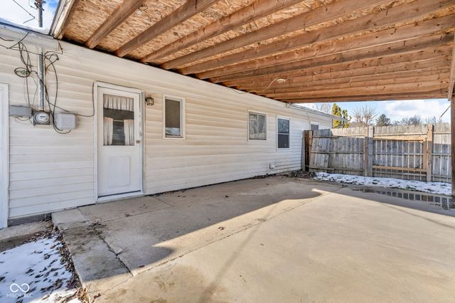 705 Hanover Drive, Whiteland, IN 46184