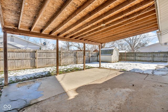 705 Hanover Drive, Whiteland, IN 46184