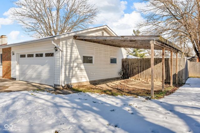 705 Hanover Drive, Whiteland, IN 46184