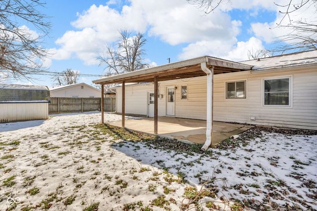 705 Hanover Drive, Whiteland, IN 46184