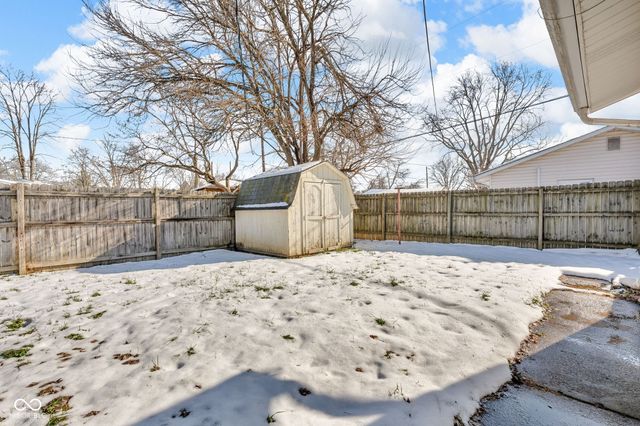 705 Hanover Drive, Whiteland, IN 46184