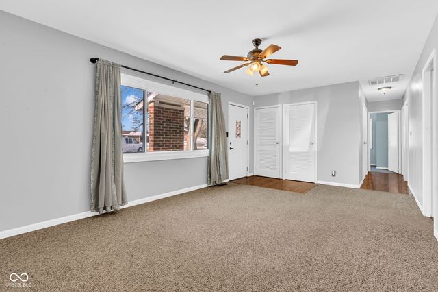 705 Hanover Drive, Whiteland, IN 46184