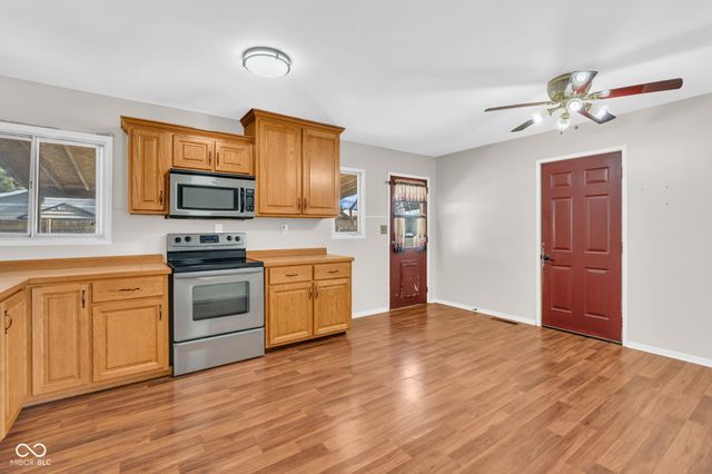 705 Hanover Drive, Whiteland, IN 46184