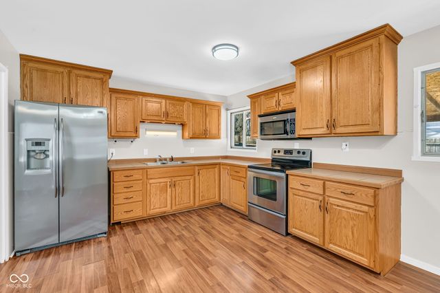 705 Hanover Drive, Whiteland, IN 46184