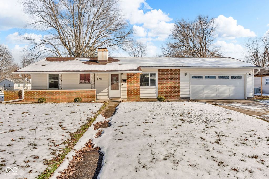 705 Hanover Drive, Whiteland, IN 46184