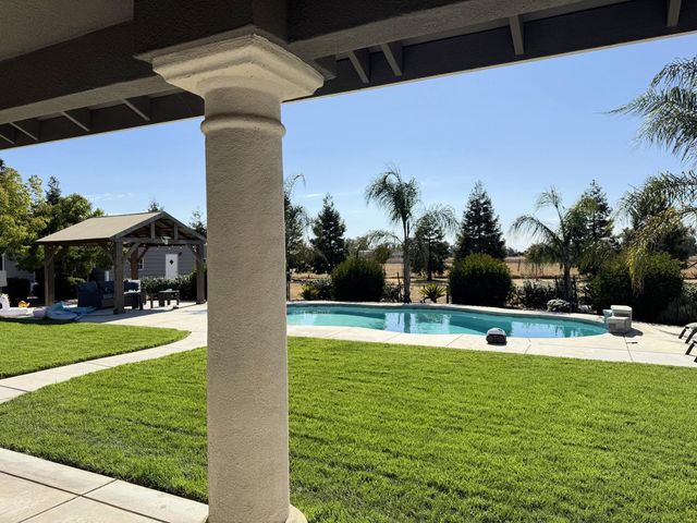 21475 Cherry Glen Ct, Linden, CA 95236