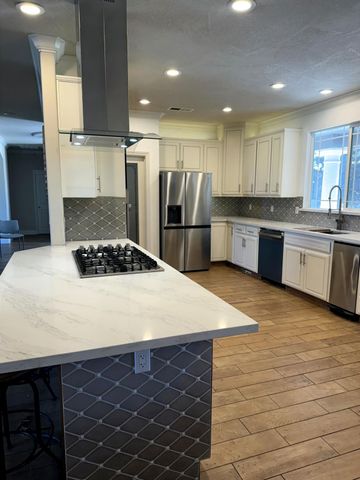 21475 Cherry Glen Ct, Linden, CA 95236