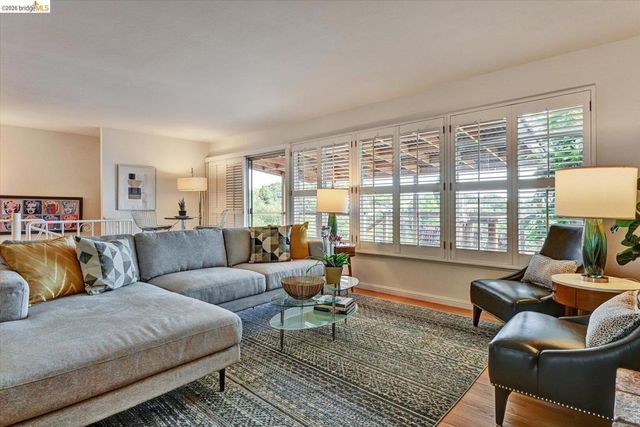 585 Crestmont DR, Oakland, CA 94619