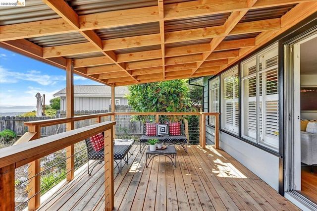 585 Crestmont DR, Oakland, CA 94619