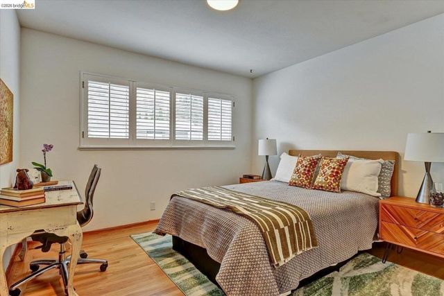 585 Crestmont DR, Oakland, CA 94619