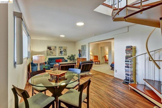 585 Crestmont DR, Oakland, CA 94619