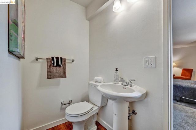 585 Crestmont DR, Oakland, CA 94619