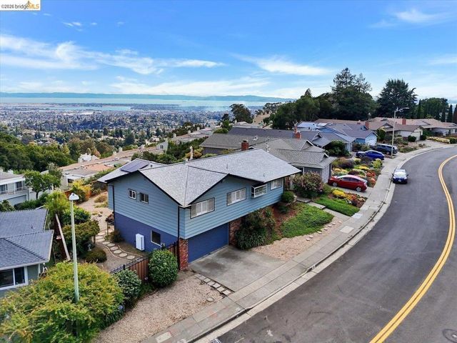 585 Crestmont DR, Oakland, CA 94619