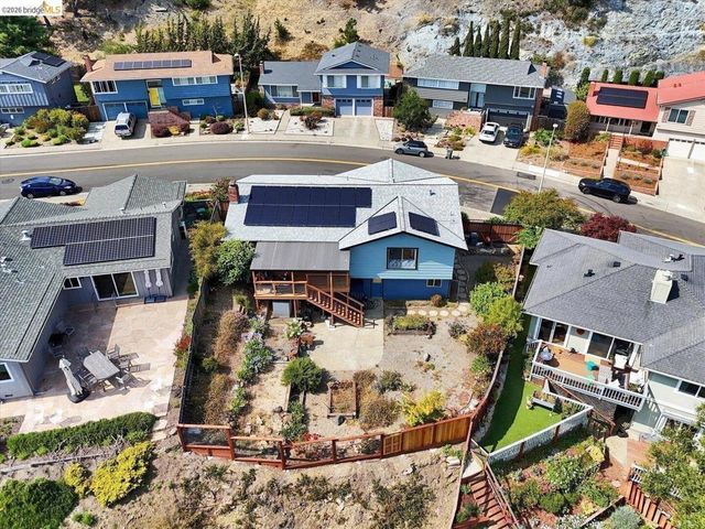 585 Crestmont DR, Oakland, CA 94619
