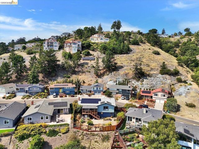 585 Crestmont DR, Oakland, CA 94619