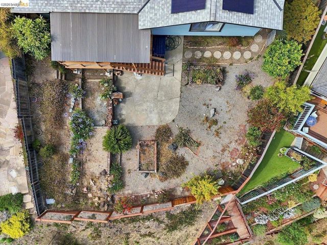 585 Crestmont DR, Oakland, CA 94619