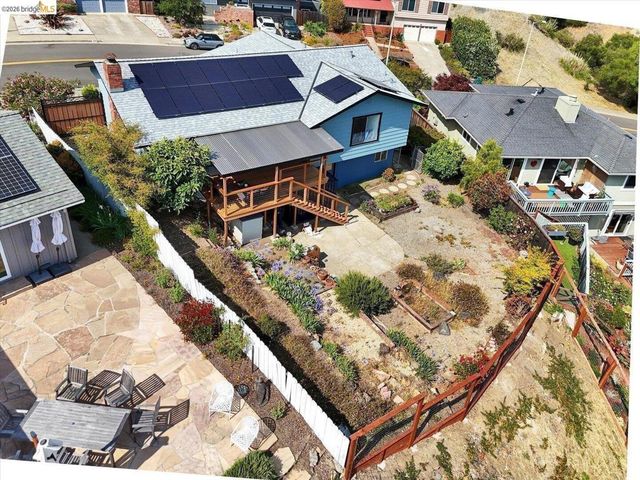 585 Crestmont DR, Oakland, CA 94619