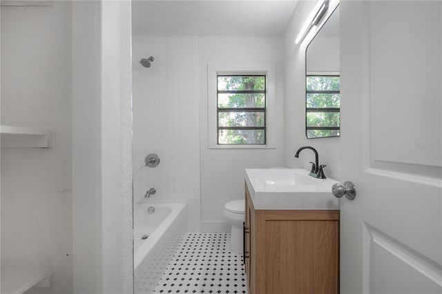 6714 N 11TH STREET, Tampa, FL 33604