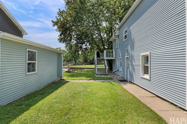 42066 N Lotus Avenue, Antioch, IL 60002