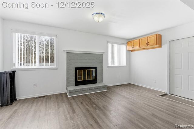 32477 Saint Vincent Avenue, Warren, MI 48092