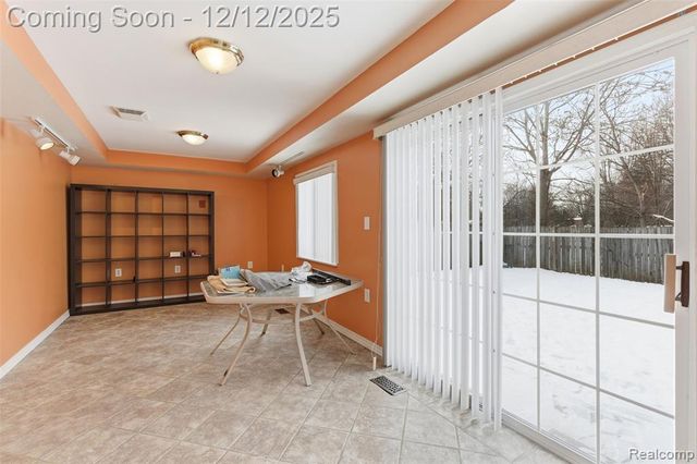 32477 Saint Vincent Avenue, Warren, MI 48092