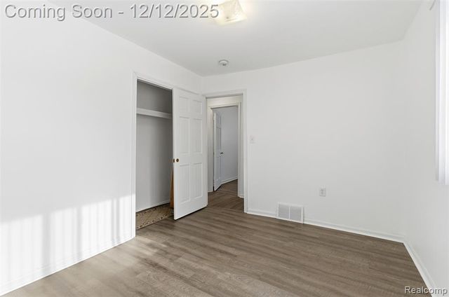 32477 Saint Vincent Avenue, Warren, MI 48092