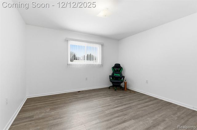 32477 Saint Vincent Avenue, Warren, MI 48092