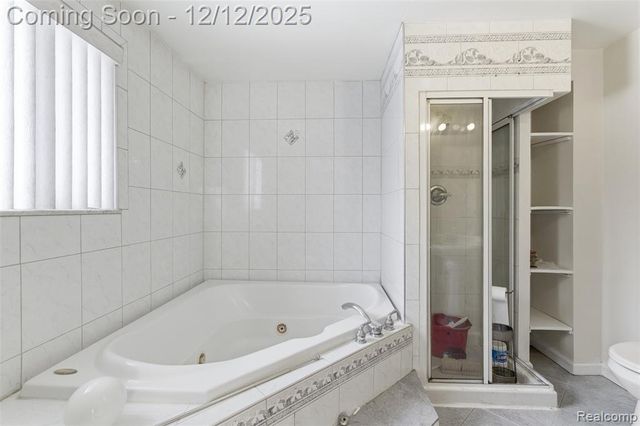 32477 Saint Vincent Avenue, Warren, MI 48092