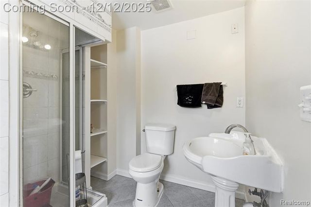 32477 Saint Vincent Avenue, Warren, MI 48092