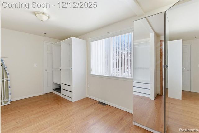 32477 Saint Vincent Avenue, Warren, MI 48092