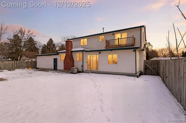 32477 Saint Vincent Avenue, Warren, MI 48092