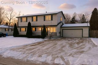32477 Saint Vincent Avenue, Warren, MI 48092
