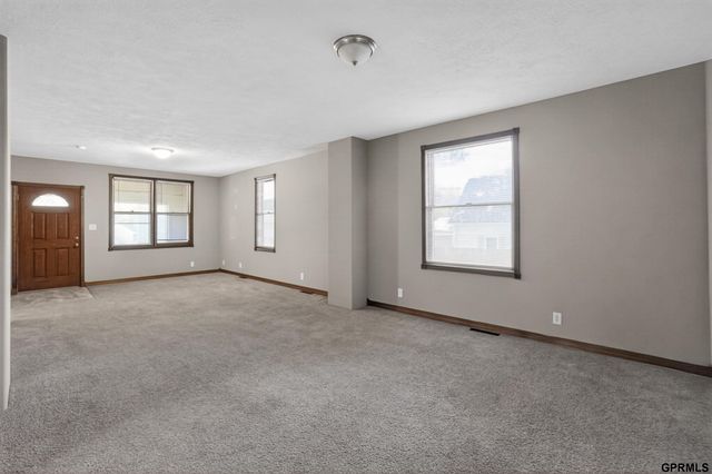 1614 Drexel Street, Omaha, NE 68107