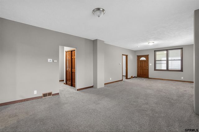 1614 Drexel Street, Omaha, NE 68107