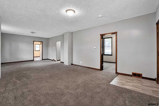 1614 Drexel Street, Omaha, NE 68107