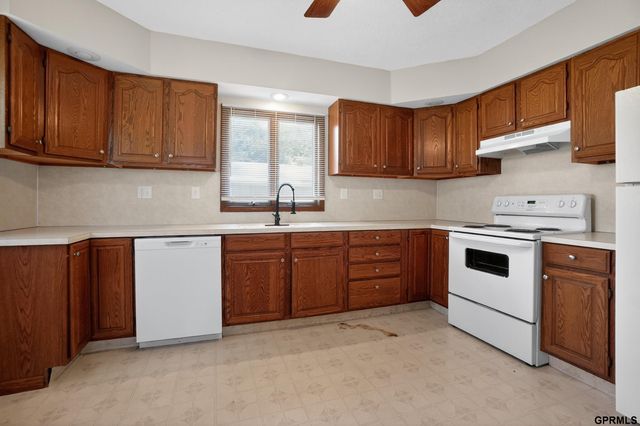 1614 Drexel Street, Omaha, NE 68107