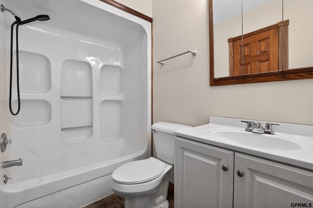 1614 Drexel Street, Omaha, NE 68107