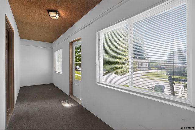 1614 Drexel Street, Omaha, NE 68107