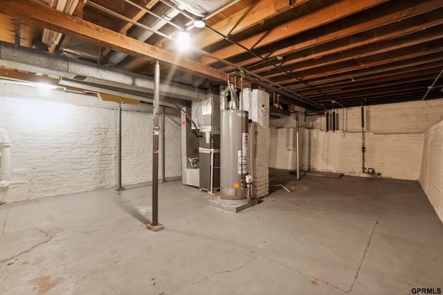 1614 Drexel Street, Omaha, NE 68107