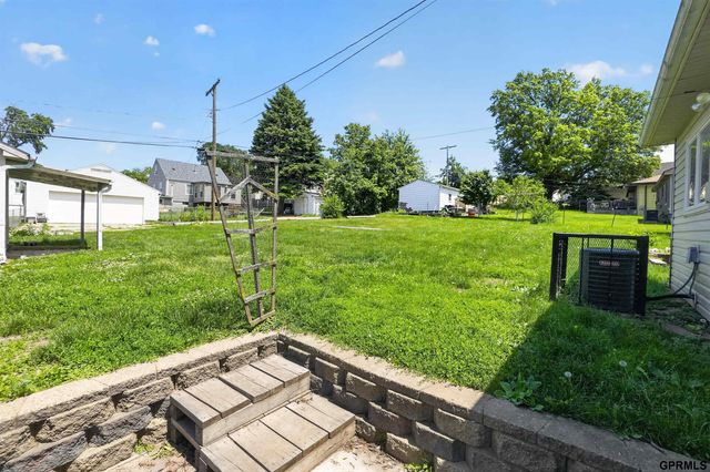 1614 Drexel Street, Omaha, NE 68107