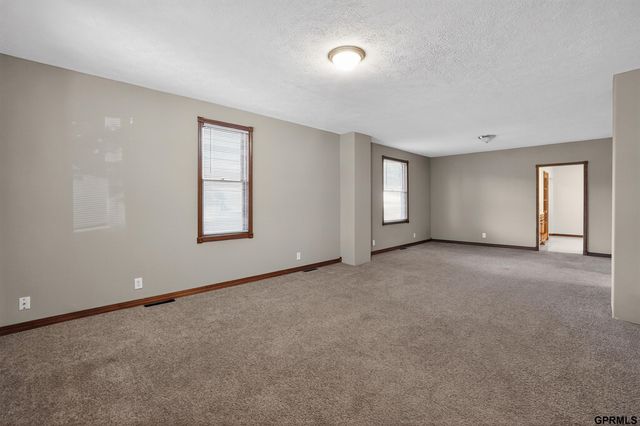 1614 Drexel Street, Omaha, NE 68107
