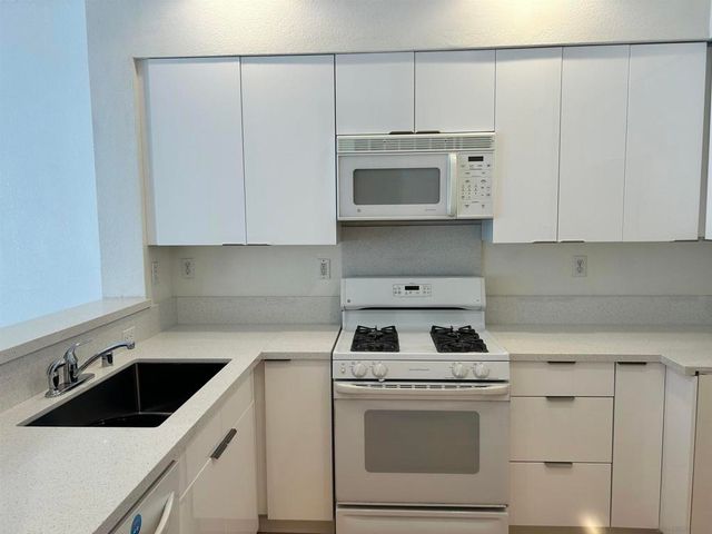 1311 phlox court, Carlsbad, CA 92011