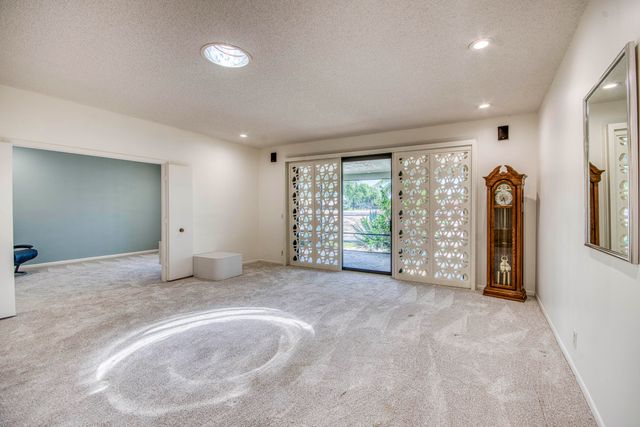 32 Glens Drive E, Boynton Beach, FL 33436