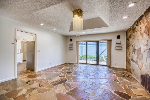 32 Glens Drive E, Boynton Beach, FL 33436