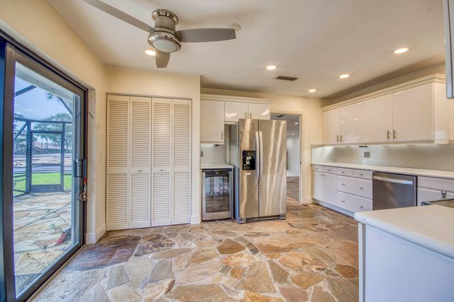 32 Glens Drive E, Boynton Beach, FL 33436