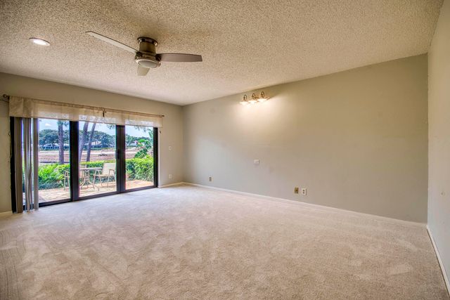 32 Glens Drive E, Boynton Beach, FL 33436