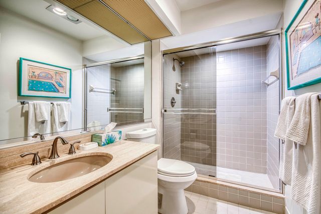 32 Glens Drive E, Boynton Beach, FL 33436
