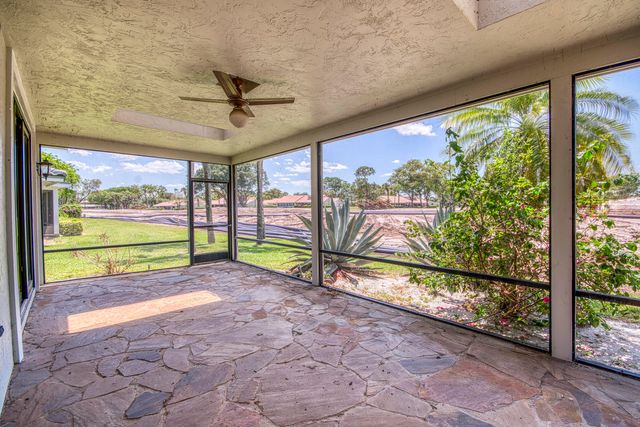 32 Glens Drive E, Boynton Beach, FL 33436