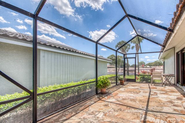 32 Glens Drive E, Boynton Beach, FL 33436
