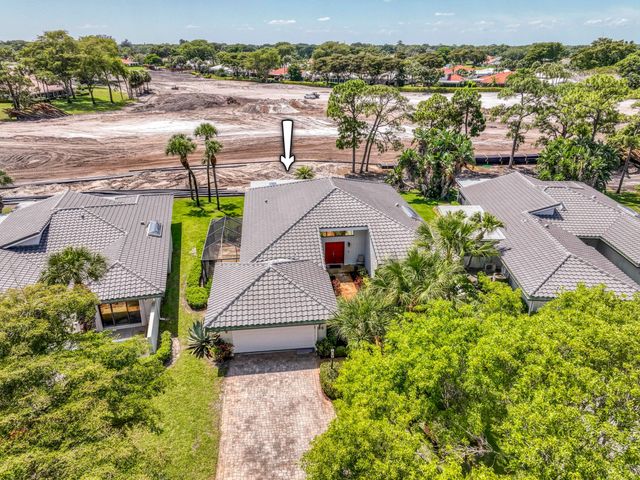 32 Glens Drive E, Boynton Beach, FL 33436